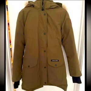 Canada goose trillium parka in military green